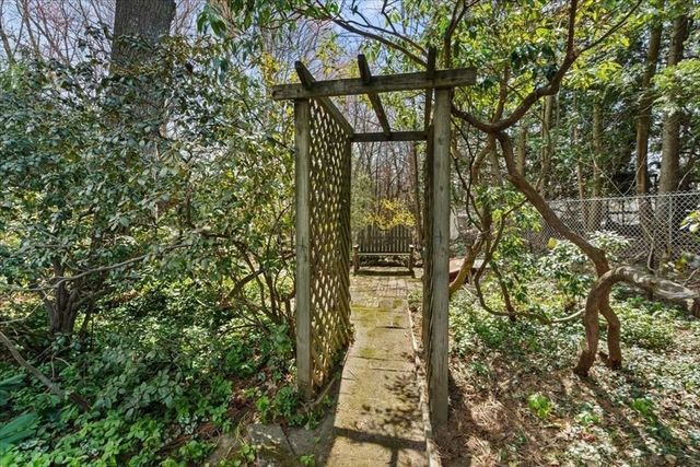 52 South Rd, Holden, MA 01520