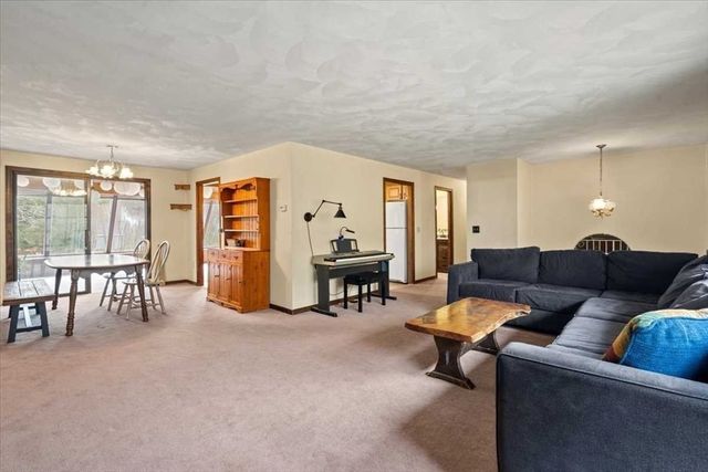 52 South Rd, Holden, MA 01520