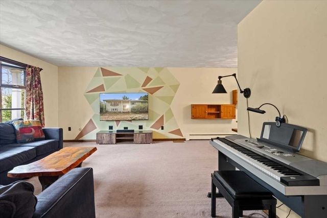 52 South Rd, Holden, MA 01520