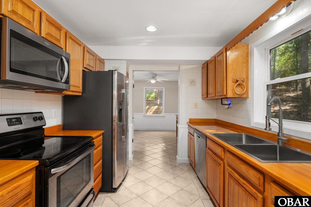 Image 9 of property listing at 1119 Harbour View Drive Lot #111 -N, Kill Devil Hills, NC 27948
