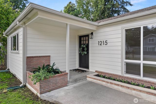 1215 Hall Street SE, Lacey, WA 98503