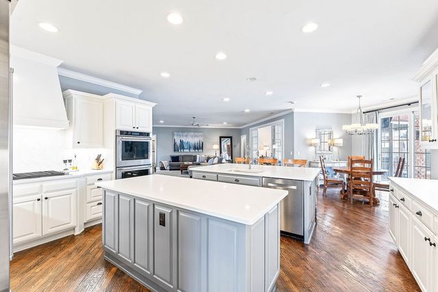 5226 S Waterford Place Court, Rogers, AR 72758