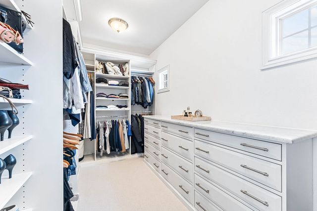 5226 S Waterford Place Court, Rogers, AR 72758