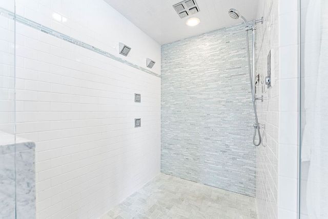 5226 S Waterford Place Court, Rogers, AR 72758