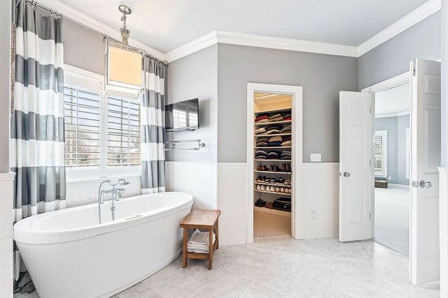 5226 S Waterford Place Court, Rogers, AR 72758