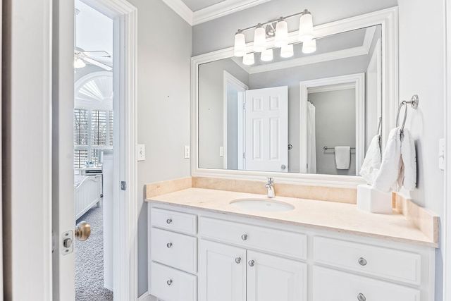 5226 S Waterford Place Court, Rogers, AR 72758