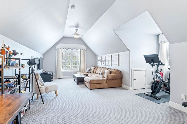 5226 S Waterford Place Court, Rogers, AR 72758