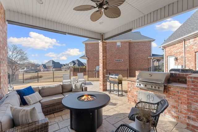 5226 S Waterford Place Court, Rogers, AR 72758