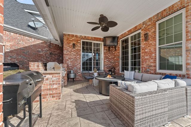 5226 S Waterford Place Court, Rogers, AR 72758