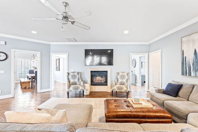 5226 S Waterford Place Court, Rogers, AR 72758