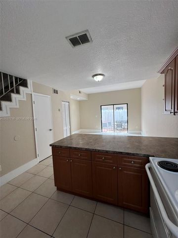 5694 W 25th Ct 5694, Hialeah, FL 33016