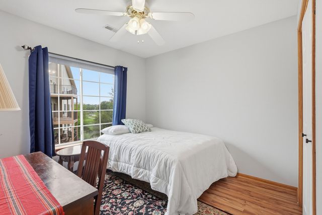 3040 Holiday Court 5, Bettendorf, IA 52722