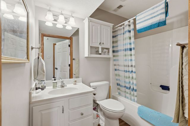 3040 Holiday Court 5, Bettendorf, IA 52722