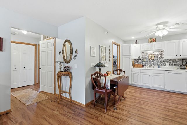 3040 Holiday Court 5, Bettendorf, IA 52722