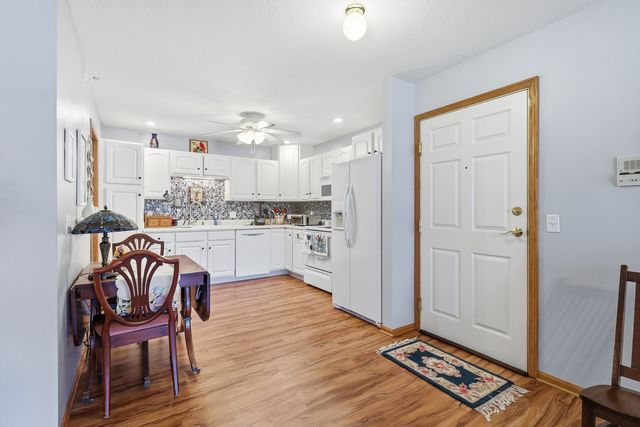 3040 Holiday Court 5, Bettendorf, IA 52722