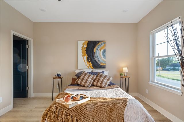 804 Parker N, Bryan, TX 77803