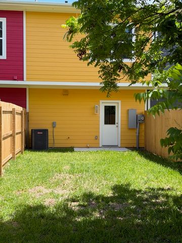 804 Parker N, Bryan, TX 77803