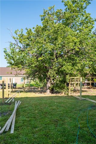 804 Parker N, Bryan, TX 77803