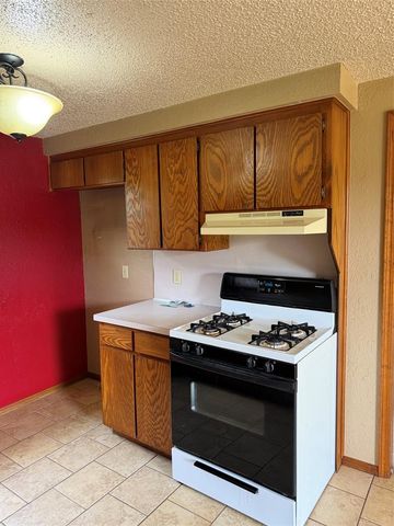 218 Quail Hollow Drive, Blanchard, OK 73010