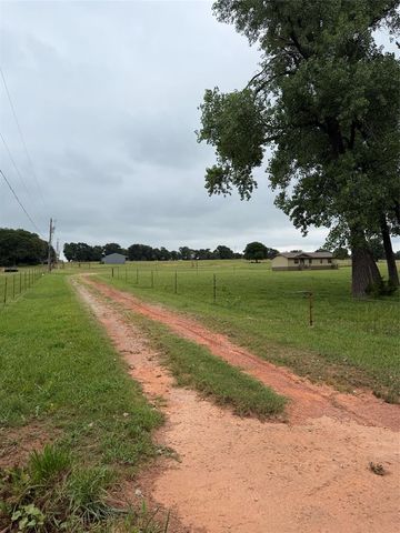 218 Quail Hollow Drive, Blanchard, OK 73010