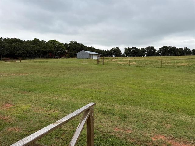218 Quail Hollow Drive, Blanchard, OK 73010