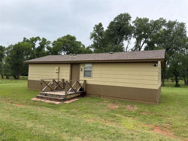 218 Quail Hollow Drive, Blanchard, OK 73010