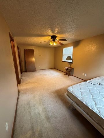 218 Quail Hollow Drive, Blanchard, OK 73010