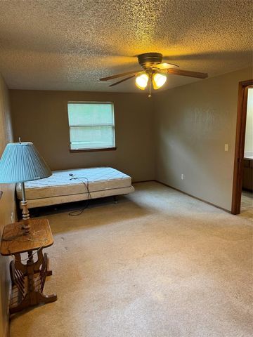 218 Quail Hollow Drive, Blanchard, OK 73010