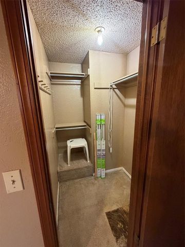 218 Quail Hollow Drive, Blanchard, OK 73010