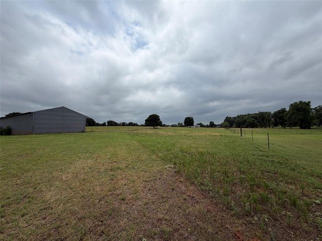 218 Quail Hollow Drive, Blanchard, OK 73010