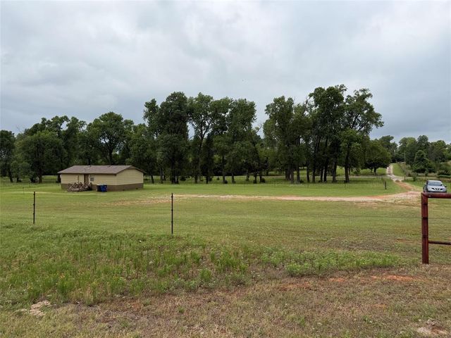 218 Quail Hollow Drive, Blanchard, OK 73010