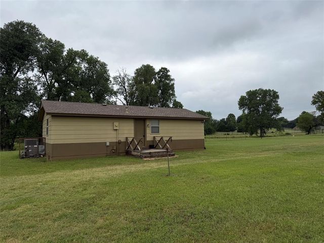 218 Quail Hollow Drive, Blanchard, OK 73010