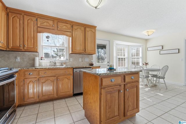 1852 RUSSET HILL CIRCLE, Hoover, AL 35244