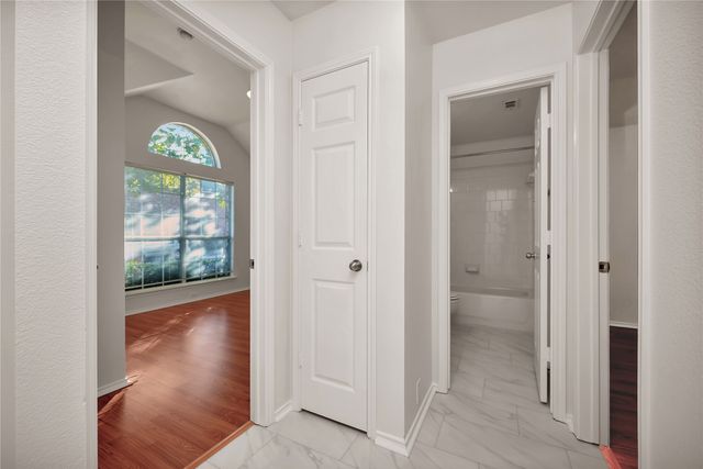 107 Crepe Myrtle Drive, Euless, TX 76039