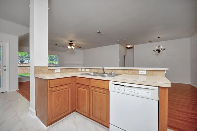 107 Crepe Myrtle Drive, Euless, TX 76039