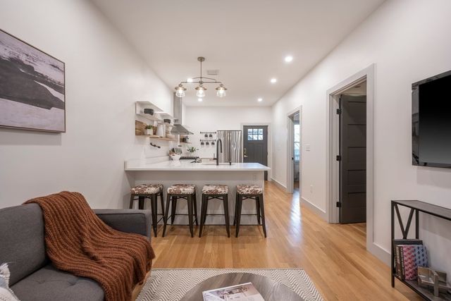 43 Wordsworth St 2, Boston, MA 02128