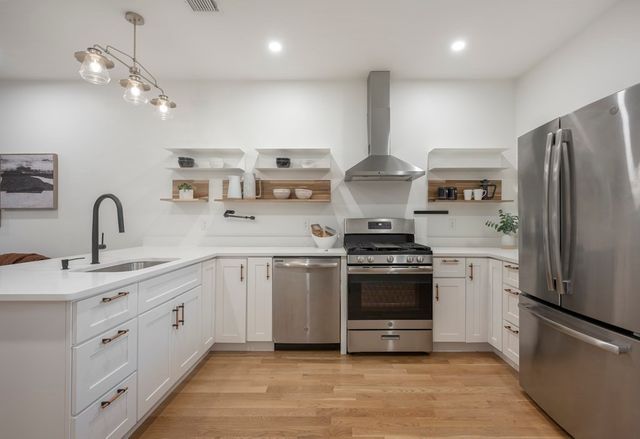 43 Wordsworth St 2, Boston, MA 02128