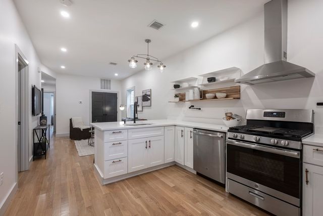 43 Wordsworth St 2, Boston, MA 02128