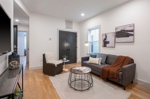 43 Wordsworth St 2, Boston, MA 02128