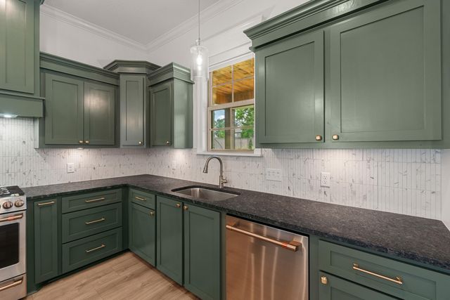 32 Carlsbad, Hattiesburg, MS 39402