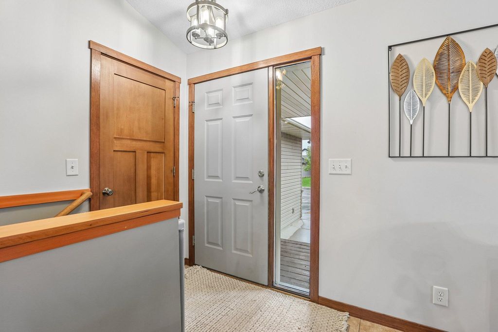 31758 Newport Curve, Lindstrom, MN 55045 — photo 4