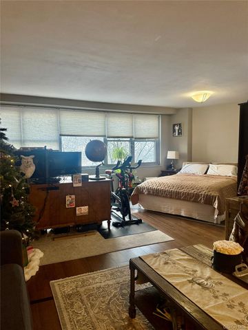 61-20 Grand Central Parkway B 410, Forest Hills, NY 11375