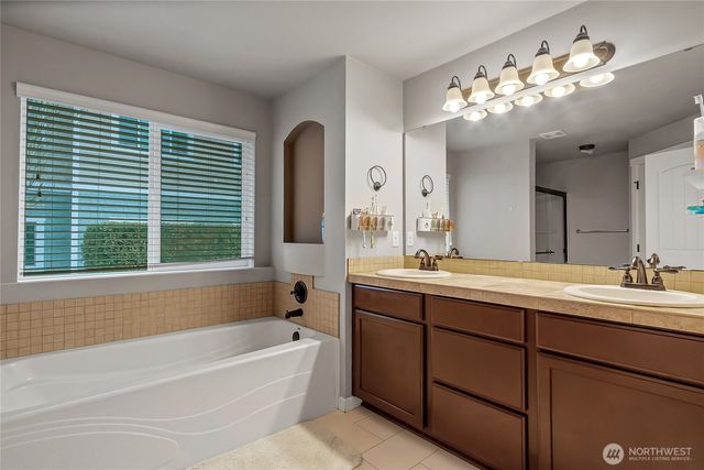 24212 114th Place SE, Kent, WA 98030