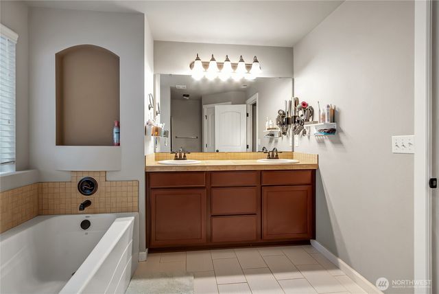 24212 114th Place SE, Kent, WA 98030