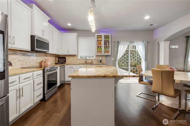 24212 114th Place SE, Kent, WA 98030