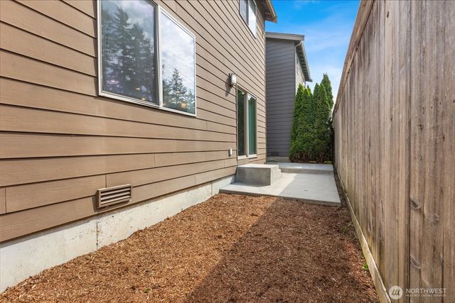 15806 14th Avenue W, Lynnwood, WA 98087