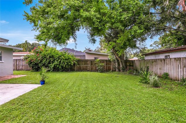 4105 W OAKELLAR AVENUE, Tampa, FL 33611