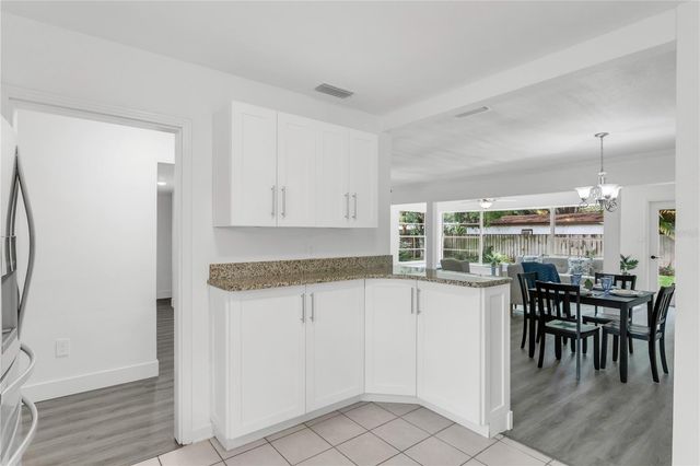 4105 W OAKELLAR AVENUE, Tampa, FL 33611