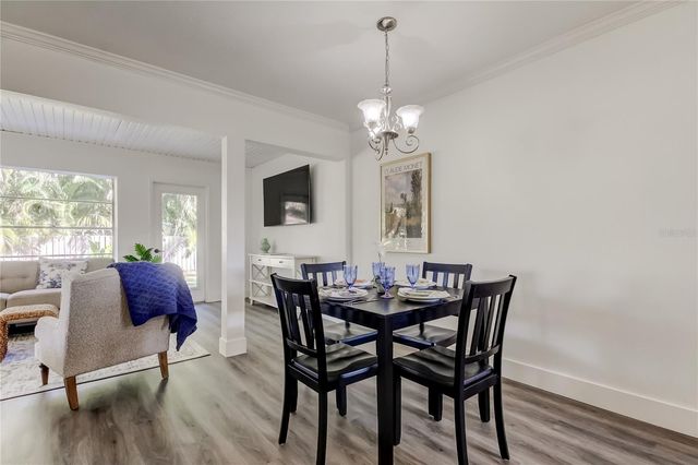 4105 W OAKELLAR AVENUE, Tampa, FL 33611