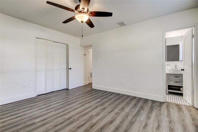 4105 W OAKELLAR AVENUE, Tampa, FL 33611